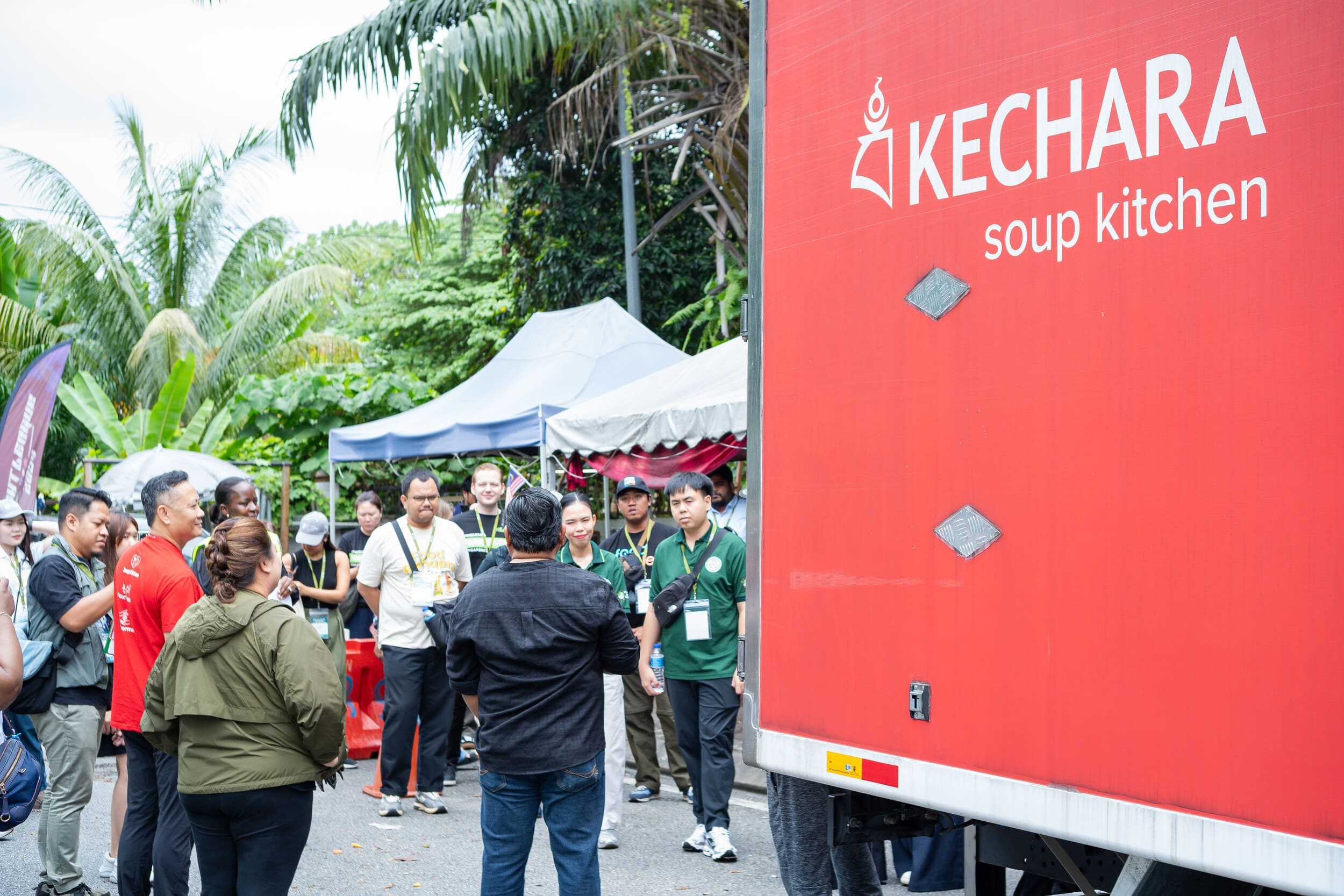 Volunteers distributing food to communities